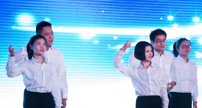 春節(jié)聯(lián)歡晚會(huì)